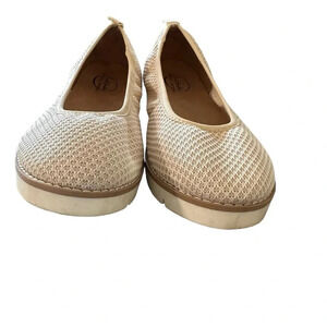 Life Stride women's size 9 cream colored slip on
